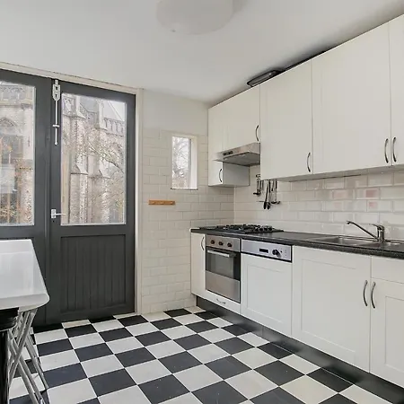 Bed and Breakfast Voorstraat-straatzicht Boven