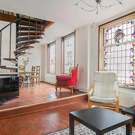 Bed and Breakfast Voorstraat-straatzicht Boven *