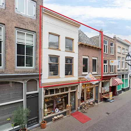 Bed & Breakfast Voorstraat-straatzicht Boven
