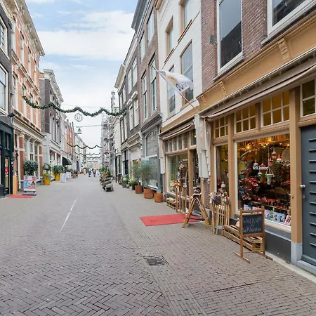 Alojamento de Acomodação e Pequeno-almoço Voorstraat-straatzicht Boven Dordrecht