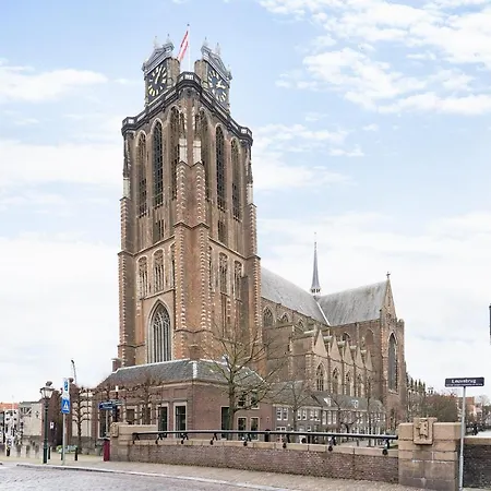 Voorstraat-straatzicht Boven Bed & Breakfast *