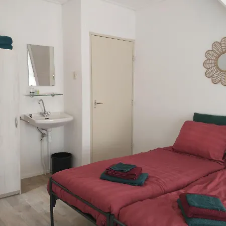 Bed and Breakfast Voorstraat-straatzicht Boven *