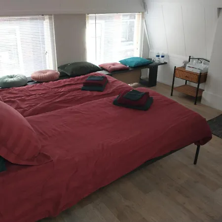 Bed and Breakfast Voorstraat-straatzicht Boven