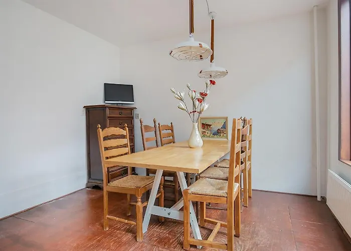 Alojamento de Acomodação e Pequeno-almoço Voorstraat-straatzicht Boven *