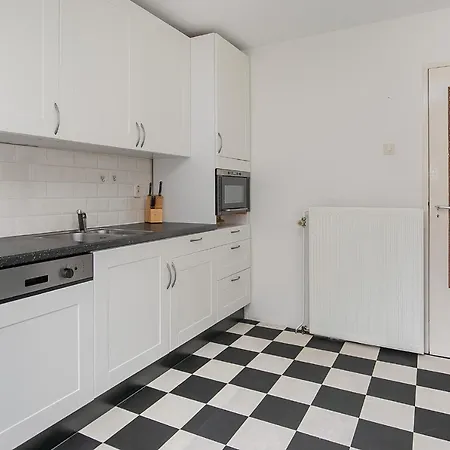 Voorstraat-straatzicht Boven * Dordrecht