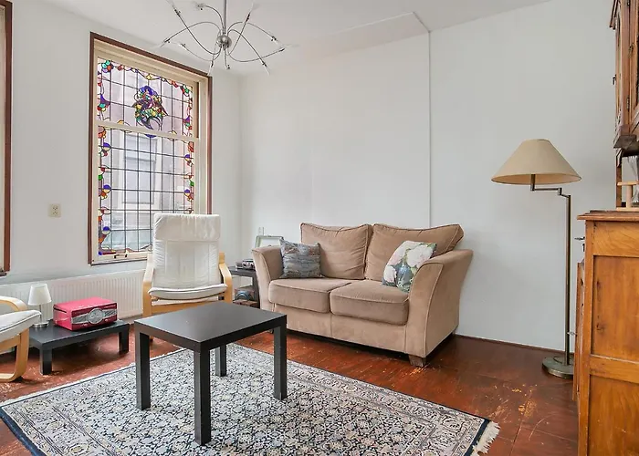 Voorstraat-straatzicht Boven * Dordrecht